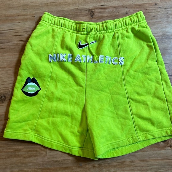Loose Fit High Rise Neon Green Nike Shorts- women’s large - Picture 1 of 3